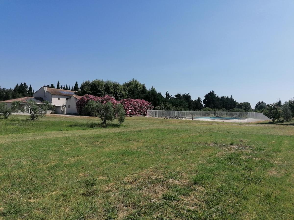 Châteaurenard Les Gites Du Mas Canillac מראה חיצוני תמונה