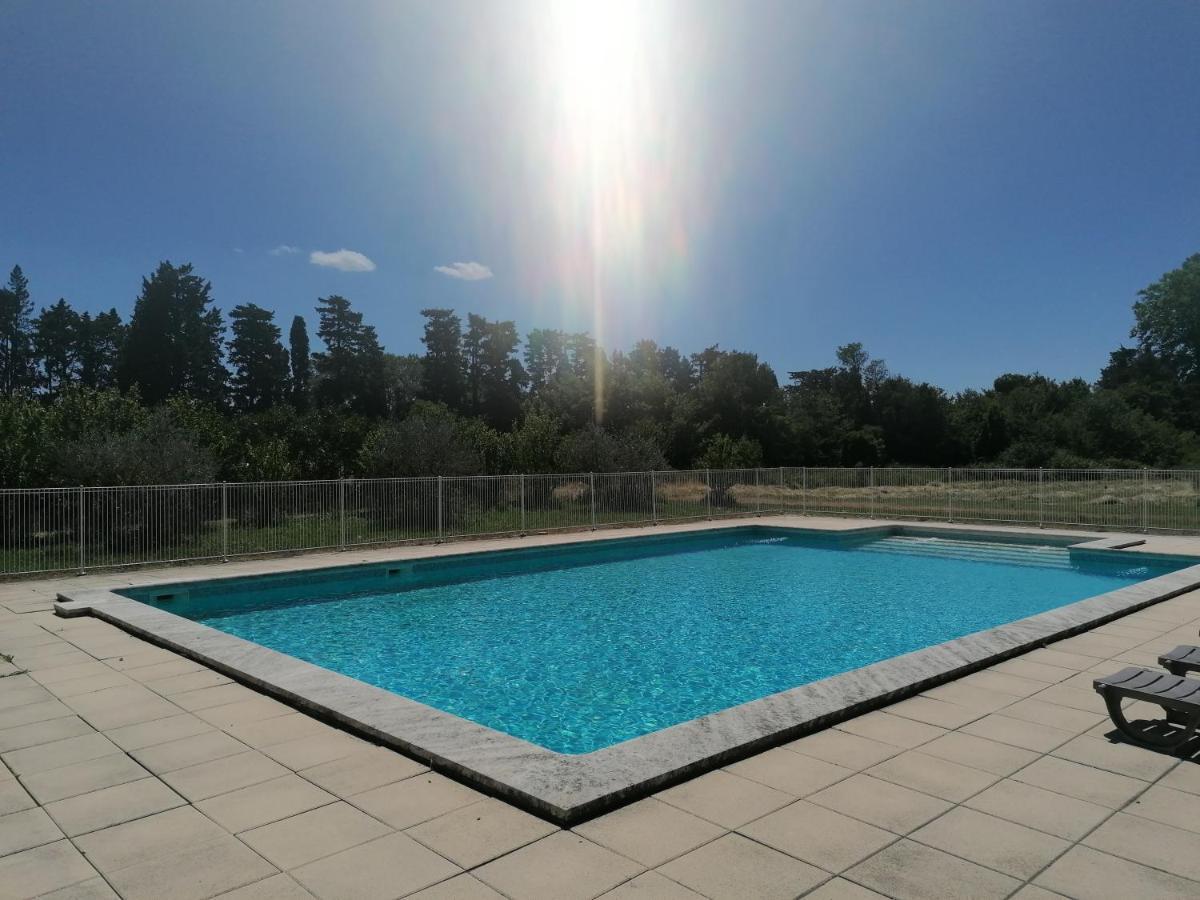 Châteaurenard Les Gites Du Mas Canillac מראה חיצוני תמונה